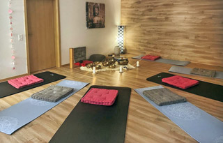 Soins, massages thérapeutiques et énergétiques, sonothérapie, méditation, voyage sonore, guérison, voyage au cœur de soi, atelier intuition, stage, mediumnité